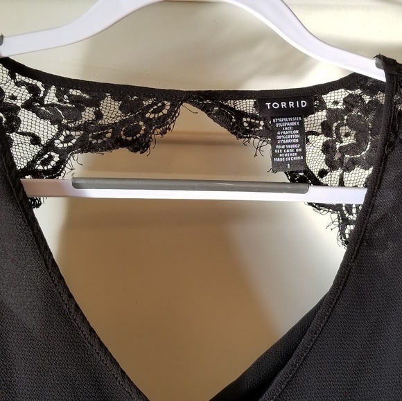 1x Torrid black top cut lace back.  So pretty! - Picture 2 of 3